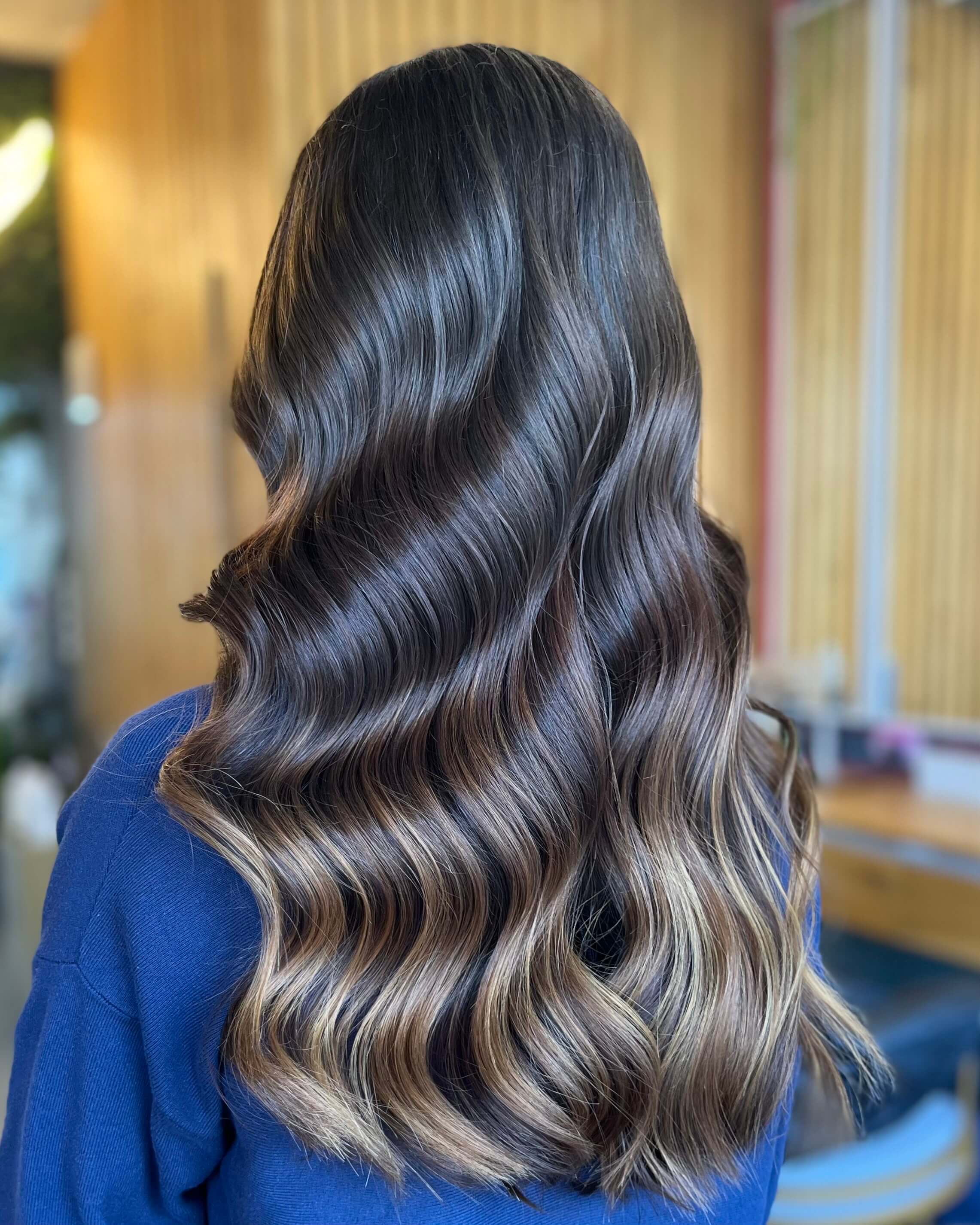 Dark ombré with lighter ends at Ivy Dubai